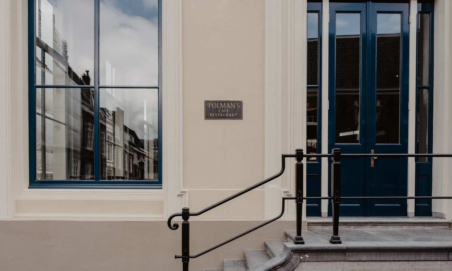 Gevel van het rijksmonumentale pand van The Nox Hotel Utrecht in de Keistraat